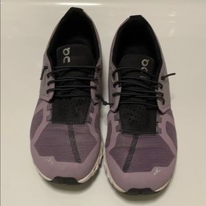 Women’s On Cloud Running Shoe sz 9.5 lilac/black